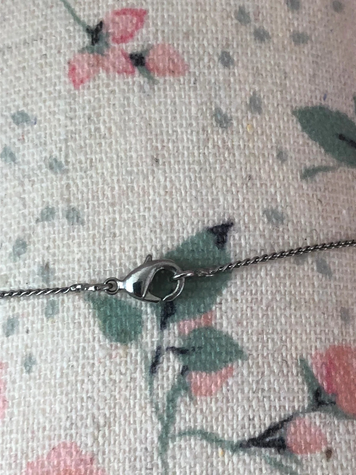 Collar de plata estilo choker con corazón – photo 4